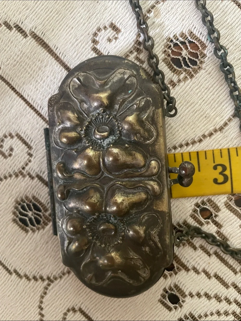 Art Nouveau Vtg Metal Coin Purse with Chain Coth Interior